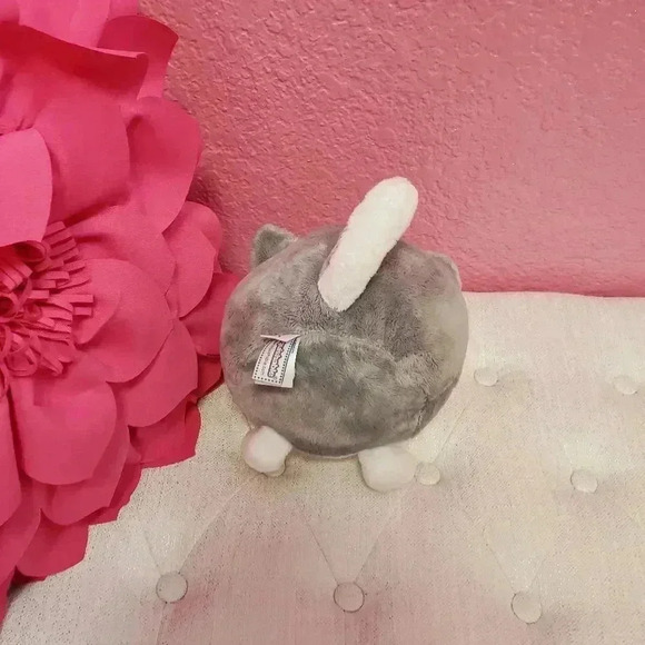 Squishable Heather the Husky - Picture 4 of 9